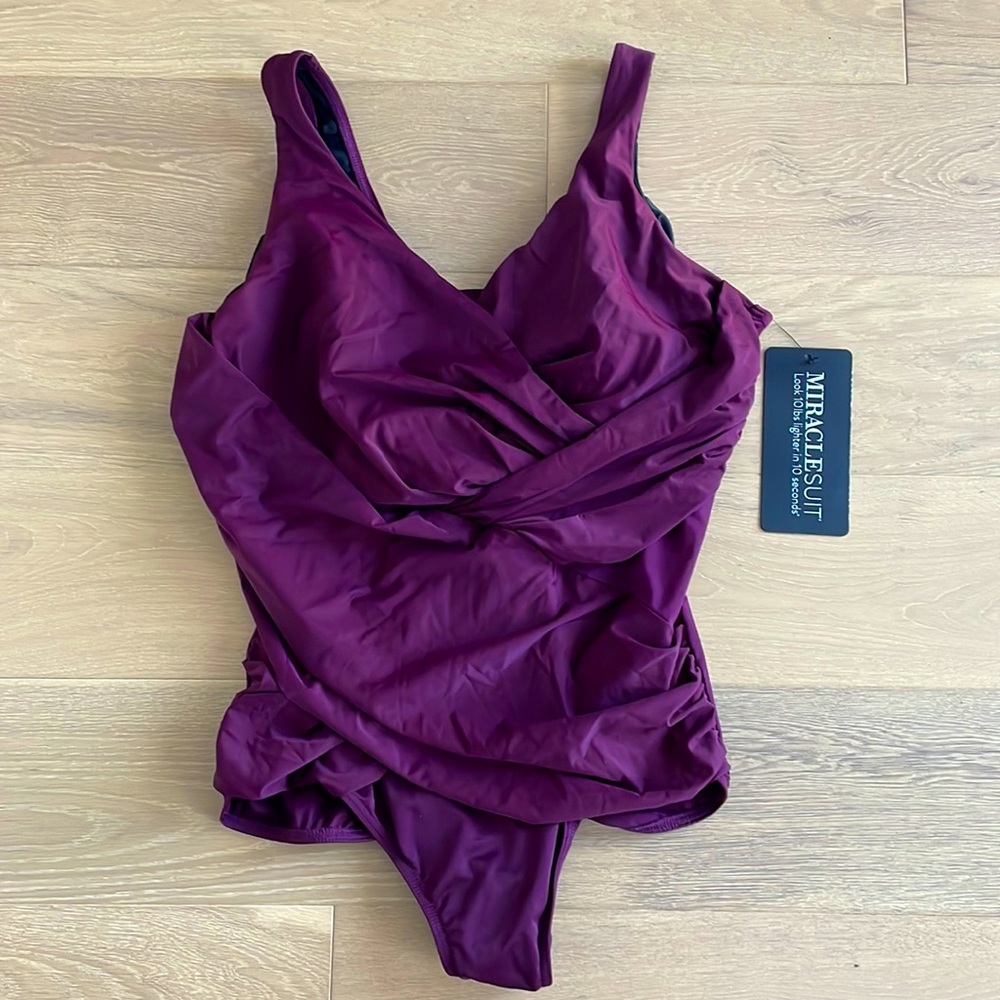 Nwt Miraclesuit Womens Plus Size Solid Crossover One-Piece Style - 24W - Picture 2 of 6